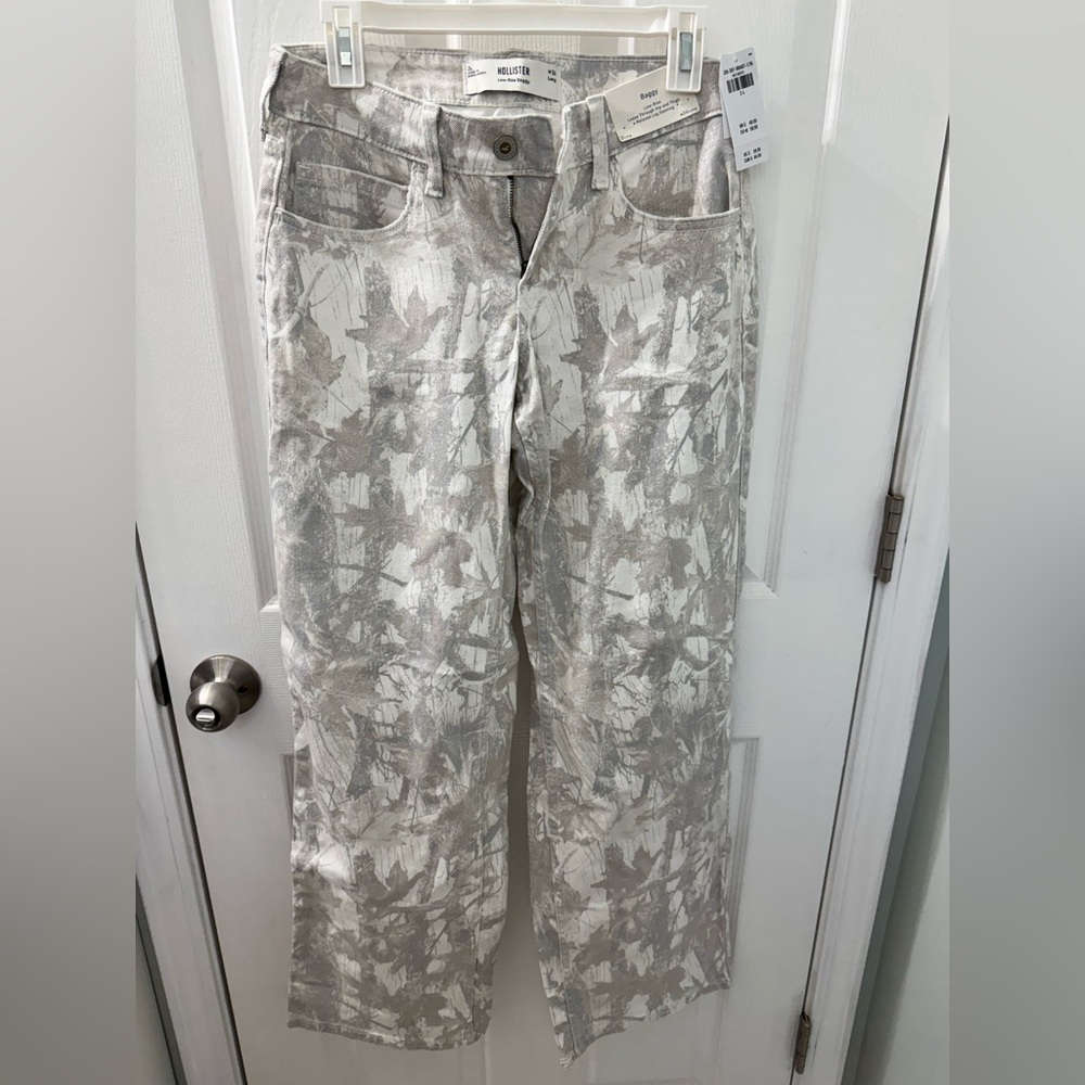Hollister Baagy Camo Wide Leg Pants - SIZE 2 Long